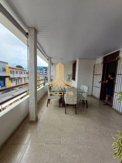 Casa à venda no bairro Farolândia