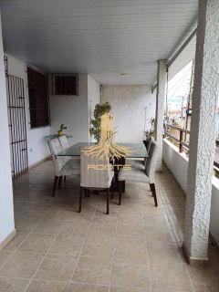 Casa à venda no bairro Farolândia