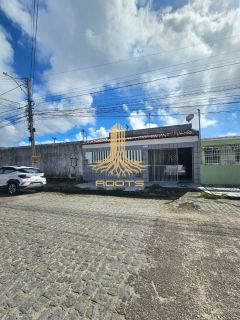 Casa à venda no bairro Luzia