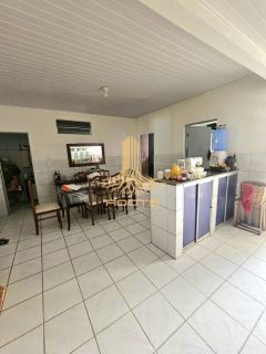 Casa à venda no bairro Luzia