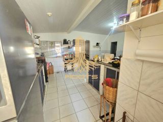 Casa à venda no bairro Luzia