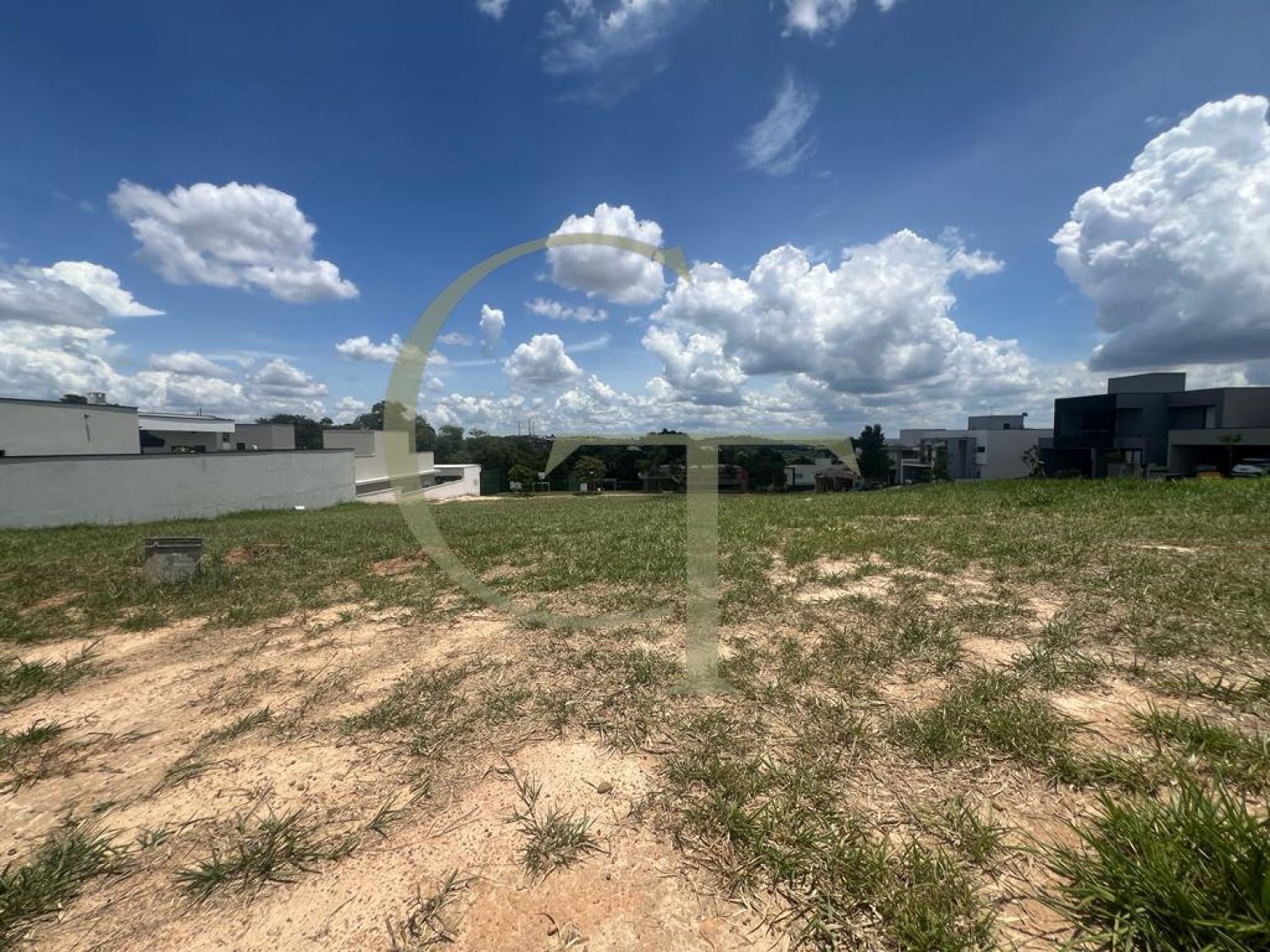 Terreno em Condomínio no bairro Brasil