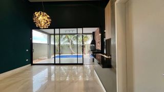 Casa Térrea á Venda com 3 Suítes e Piscina no Condomínio Reserva Saint Paul