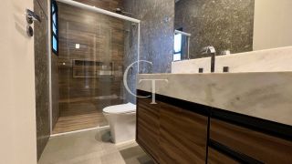 Casa Térrea á Venda com 3 Suítes e Piscina no Condomínio Reserva Saint Paul