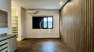 Casa Térrea á Venda com 3 Suítes e Piscina no Condomínio Reserva Saint Paul