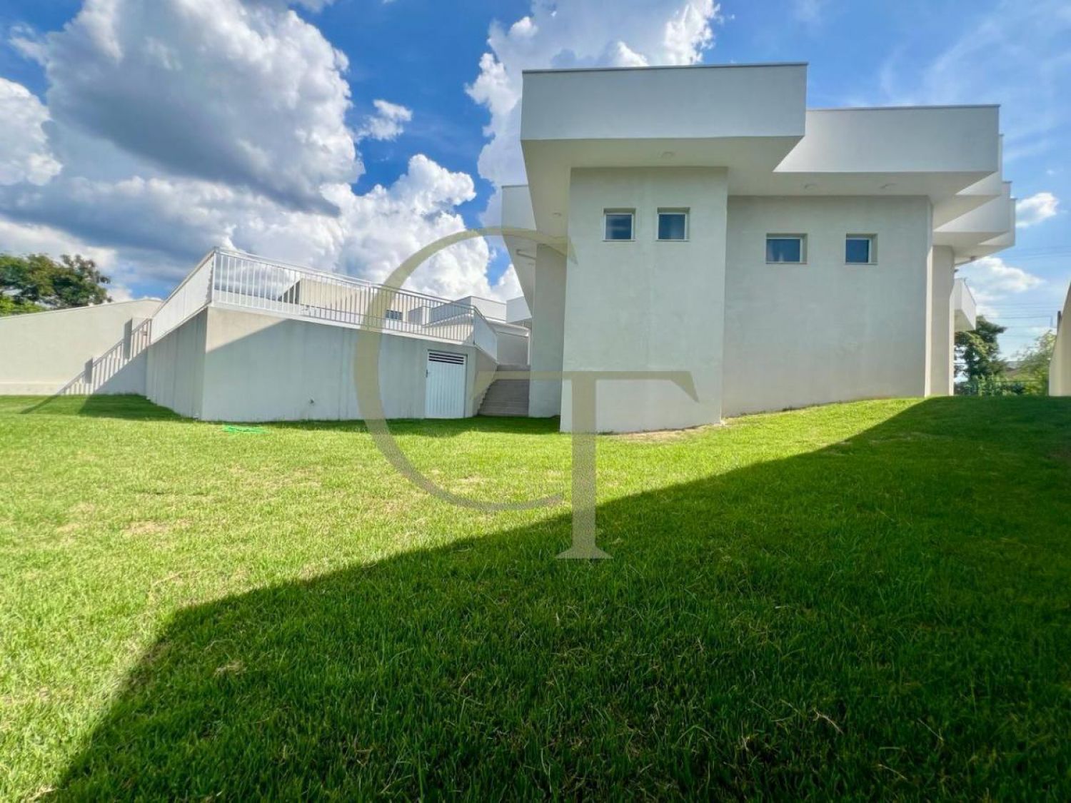 Casa á Venda no Condomínio Fazenda Palmeiras Imperiais Salto- SP