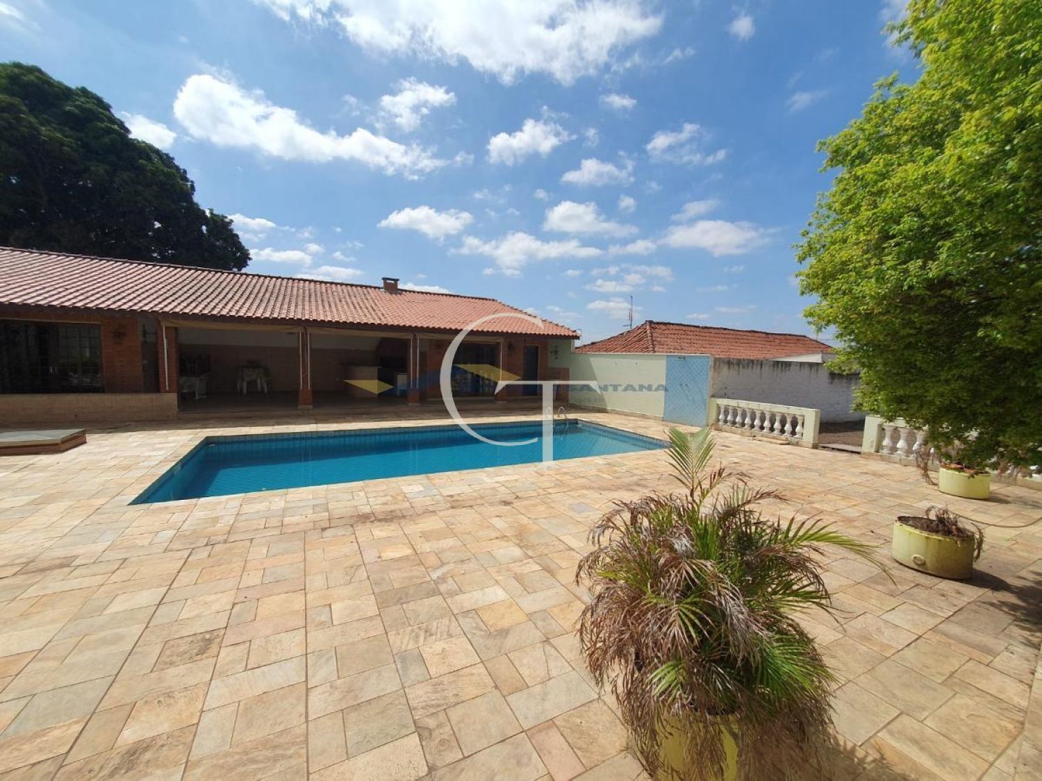 Chácara a venda área urbana, próximo ao centro.