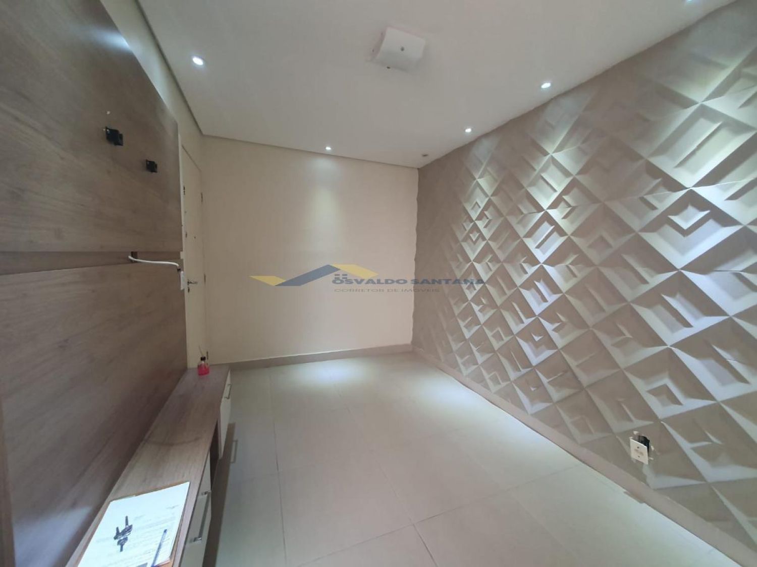 Lindo Apartamento com 02 Dormitórios - Ilha do Sol