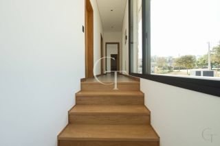 Casa à Venda no Fazenda Kurumin | 4 Suítes, Vista Livre e Piscina com Borda Infinita