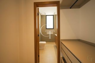 Casa à Venda no Fazenda Kurumin | 4 Suítes, Vista Livre e Piscina com Borda Infinita