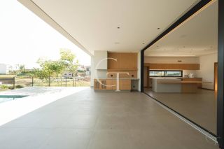 Casa à Venda no Fazenda Kurumin | 4 Suítes, Vista Livre e Piscina com Borda Infinita