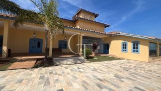 Casa à Venda no Fazenda Kurumin | 4 Suítes, Vista Livre e Piscina com Borda Infinita