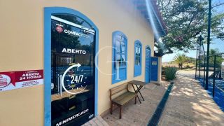 Casa à Venda no Fazenda Kurumin | 4 Suítes, Vista Livre e Piscina com Borda Infinita