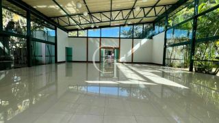 Mansão de esquina com vista privilegiada para o lago no Condomínio Fazenda Alvorada- Porto Feliz