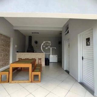 Espaço com Piscina para Venda em Salto SP gt