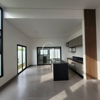 Casa Nova com Piscina para Venda no Condomínio Lagos D`Icaraí -Salto SP