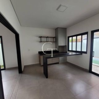Casa Nova com Piscina para Venda no Condomínio Lagos D`Icaraí -Salto SP