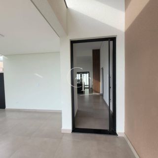 Casa Nova com Piscina para Venda no Condomínio Lagos D`Icaraí -Salto SP