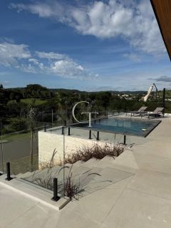 Casa mobiliada à venda no Condomínio Campos de Santo Antônio II – Vista para área verde e alto padrão em cada detalhe