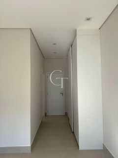 Casa mobiliada à venda no Condomínio Campos de Santo Antônio II – Vista para área verde e alto padrão em cada detalhe