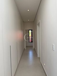 Casa mobiliada à venda no Condomínio Campos de Santo Antônio II – Vista para área verde e alto padrão em cada detalhe