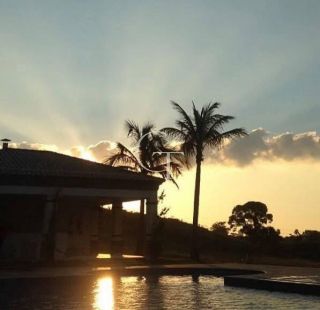 Casa mobiliada à venda no Condomínio Campos de Santo Antônio II – Vista para área verde e alto padrão em cada detalhe