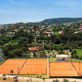 Casa mobiliada à venda no Condomínio Campos de Santo Antônio II – Vista para área verde e alto padrão em cada detalhe