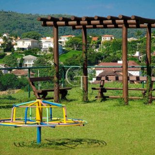 Casa mobiliada à venda no Condomínio Campos de Santo Antônio II – Vista para área verde e alto padrão em cada detalhe