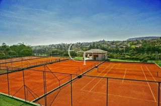 Casa mobiliada à venda no Condomínio Campos de Santo Antônio II – Vista para área verde e alto padrão em cada detalhe