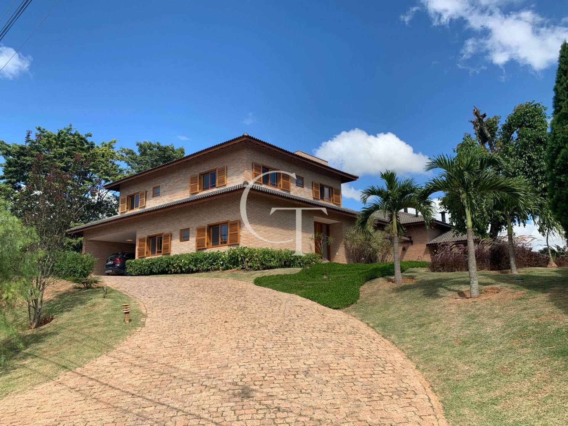Casa Mobiliada á Venda no Condomínio Fazenda Vila Real Viva o Charme do Campo com Elegância