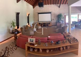 Casa Mobiliada á Venda no Condomínio Fazenda Vila Real Viva o Charme do Campo com Elegância