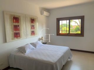Casa Mobiliada á Venda no Condomínio Fazenda Vila Real Viva o Charme do Campo com Elegância