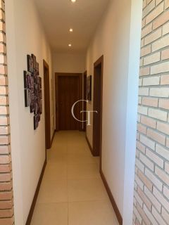 Casa Mobiliada á Venda no Condomínio Fazenda Vila Real Viva o Charme do Campo com Elegância