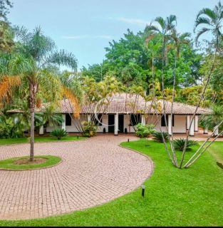 Casa Mobiliada á Venda no Condomínio Fazenda Vila Real Viva o Charme do Campo com Elegância
