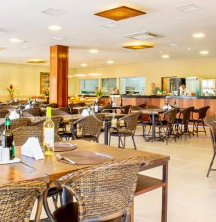 Casa Mobiliada á Venda no Condomínio Fazenda Vila Real Viva o Charme do Campo com Elegância