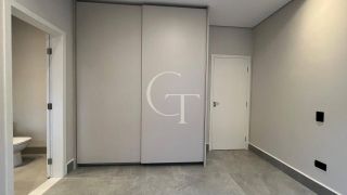 Casa Nova e Sofisticada com 3 Suítes e Piscina no Condomínio Saint Paul á Venda