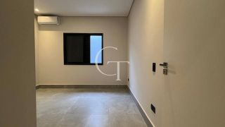 Casa Nova e Sofisticada com 3 Suítes e Piscina no Condomínio Saint Paul á Venda