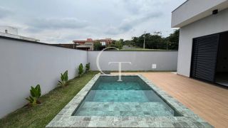 Casa Nova e Sofisticada com 3 Suítes e Piscina no Condomínio Saint Paul á Venda