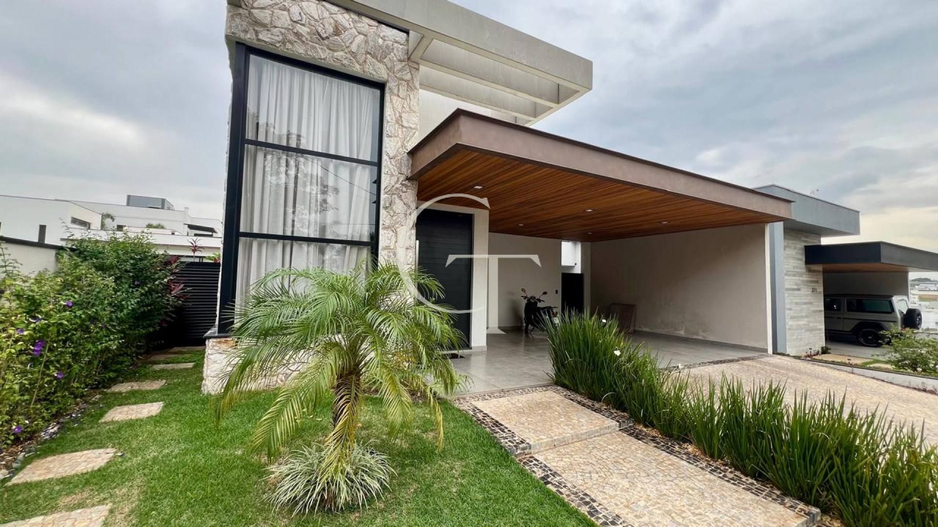 Casa térrea à venda no Condomínio Saint Paul – conforto, sofisticação e integração em um só lugar.