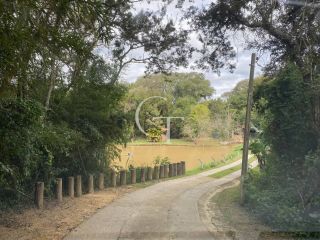 Sítio Para Vender com linda casa com lago em Porto Feliz
