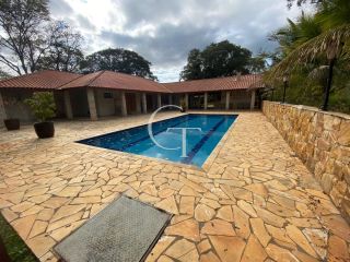 Sítio Para Vender com linda casa com lago em Porto Feliz