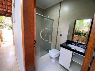 Sítio Para Vender com linda casa com lago em Porto Feliz