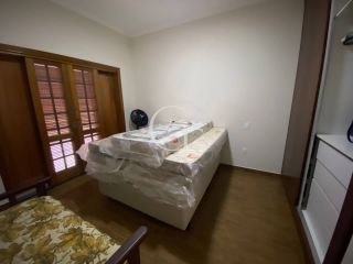 Sítio Para Vender com linda casa com lago em Porto Feliz
