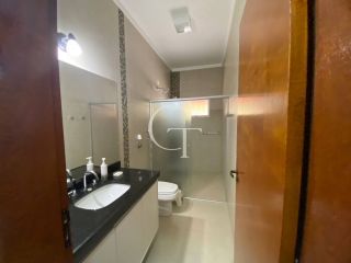 Sítio Para Vender com linda casa com lago em Porto Feliz