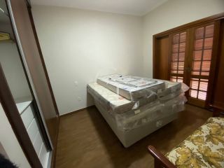 Sítio Para Vender com linda casa com lago em Porto Feliz
