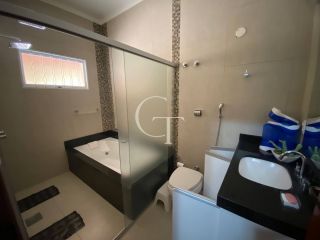 Sítio Para Vender com linda casa com lago em Porto Feliz