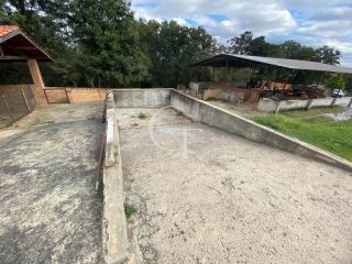 Sítio Para Vender com linda casa com lago em Porto Feliz