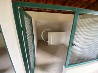 Sítio Para Vender com linda casa com lago em Porto Feliz