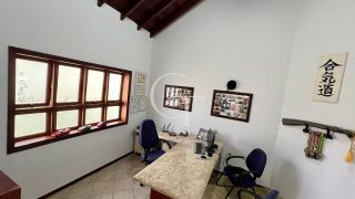 Tradição e aconchego Casa à Venda no Condomínio Campos Santo Antônio