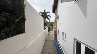 Tradição e aconchego Casa à Venda no Condomínio Campos Santo Antônio